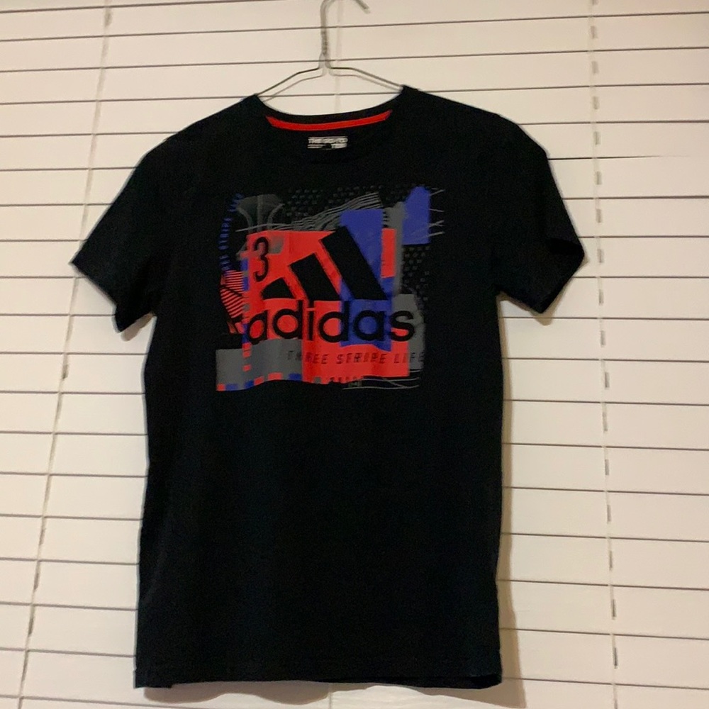 Adidas tee shirt L in youth (black)(red)(blue)